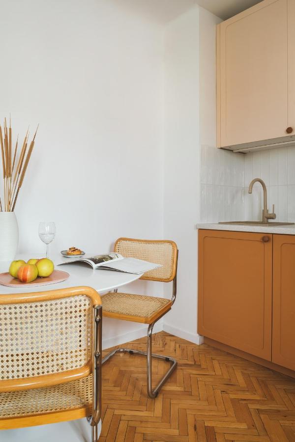 Concierge Eclectic Design Butas